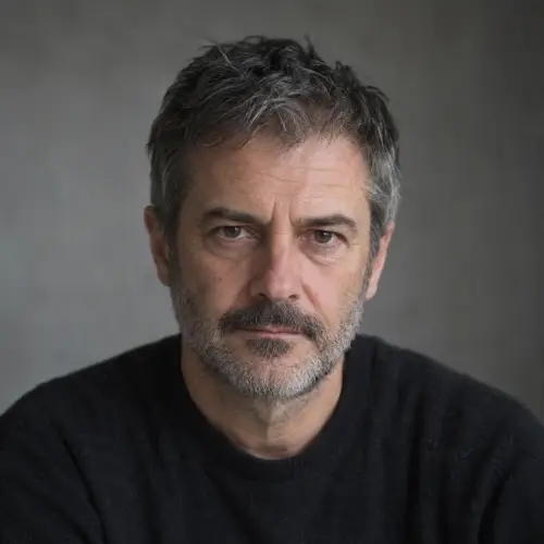 Retrato de Bruno Otal, autor de novela de folk horror en los Pirineos